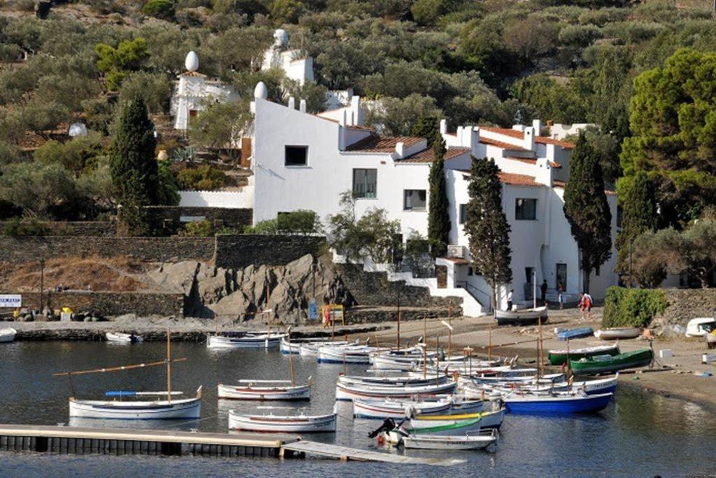 Apartamento Con Jardincito En El Centro De Cadaques Luaran gambar