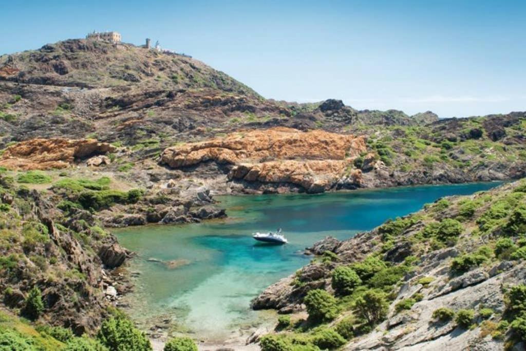 Apartamento Con Jardincito En El Centro De Cadaques Luaran gambar